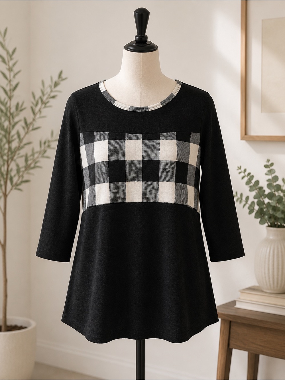 Hemish USA Black & White Buffalo Plaid Accent 3/4 Sleeve Knit Top